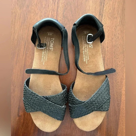 Toms brown and black flat sandals size 5 - Picture 4 of 6